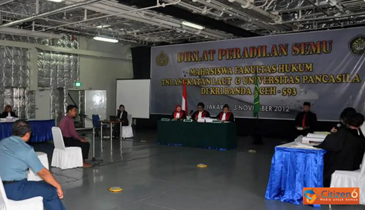 Citizen6, Tanjung Priok: Ajang Pendidikan dan Pelatihan Peradilan Semu ini diikuti oleh mahasiswa hukum TNI AL dan mahasiswa Fakultas Hukum Universitas Pancasila Jakarta. (Pengirim: Dispenkolinlamil)