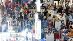 Pembeli memilih pakaian yang dijual di Mal Ciputra Semarang, Selasa (12/6). Menjelang Idul Fitri 1439 H, sejumlah pusat perbelanjaan mulai berlomba-lomba memberikan diskon agar menarik minat pengunjung untuk berbelanja. (Liputan6.com/Gholib)