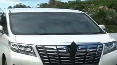 Mobil seharga miliaran rupiah ini menggantikan mobil Toyota Fortuner yang sebelumnya dipakai bupati.
