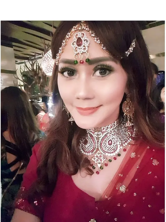 Vakum dari Dunia Entertain, Ini 7 Potret Terbaru Anita Hara