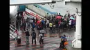 Ratusan penumpang dibiarkan telantar di Bandara Soekarno-Hatta Cengkareng, Tangerang, akibat penerbangan Lion Air yang mengalami delay, Kamis (19/2/2015). (twitter.com/@Thony_nox)