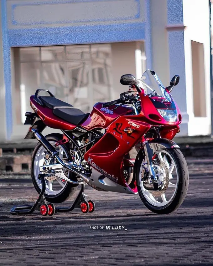 10 Potret Modifikasi Kawasaki Ninja 2-Tak, Motor Antik yang Tak Pernah