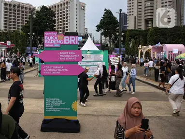 Pengunjung memadati area event KapanLagi Buka Bareng BRI Festival 2025 yang digelar di Plaza Parkir Timur Gelora Bung Karno, Senayan, Jakarta, Sabtu (15/3/2025). (Liputan6.com/Angga Yuniar)