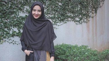 Setelah Menikah Dan Punya Anak 18 Artis Muda Ini Putuskan Berhijab News Entertainment Fimela Com