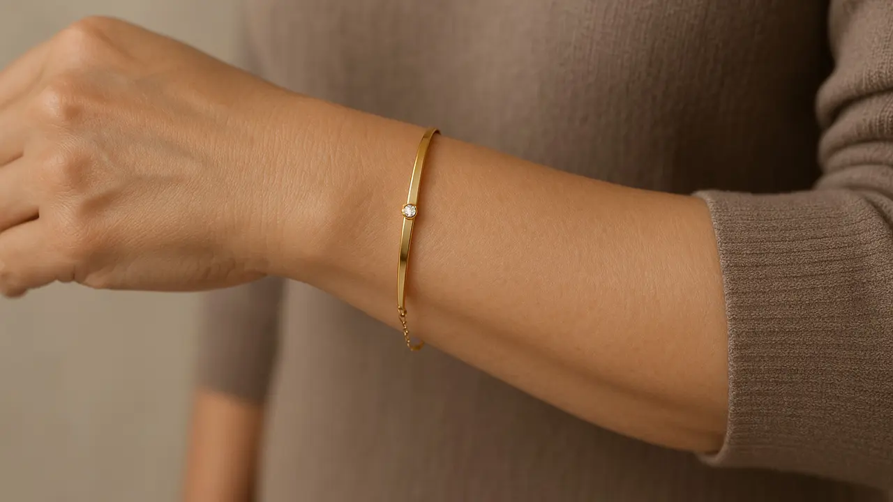 Gelang Emas Model Klasik Palang untuk Ibu-Ibu 40 Tahun ke Atas/Ilustrasi gambar oleh AI