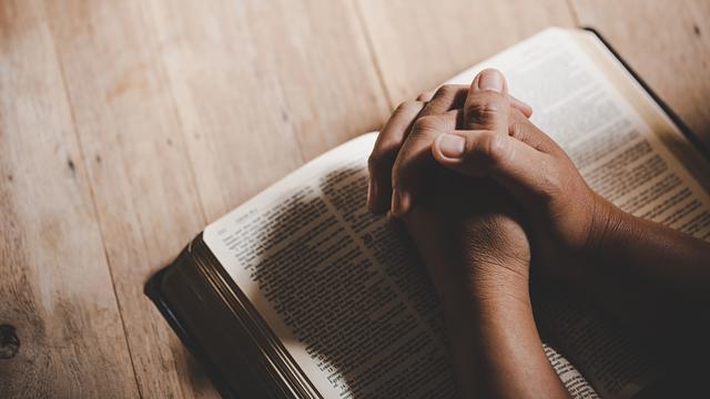 Ilustrasi berdoa.