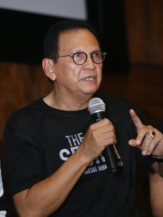 "Ada informasi yang layak percaya ada target 500 artis lagi jadi target.Saya punya pengalaman pahit dalam kesempatan ini saya sarankan dan saya bicara sama adik-adik saya pada junior kalau kalian masih make."Ujar Roy Marten,Jumat (2/3) dilansir Kapanlagi.