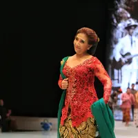Fashion Show Anne Avantie (Adrian Putra/bintang.com)
