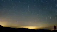 Hujan meteor perseid terjadi ketika bumi melewati sisa awan debu yang ditinggalkan komet swift-tuttle.