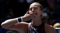 Petra Kvitova melenggang ke babak keempat setelah mengalahkan pemain Prancis, Caroline Garcia 6-0, 6-4, Jumat (1/9/2017) malam waktu setempat. (AP Photo/Seth Wenig)