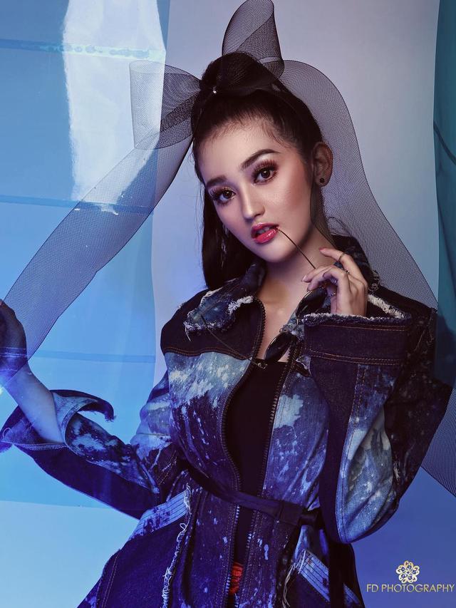 Suka Tampil Natural, Ini 7 Potret Ranty Maria dengan Makeup Tebal