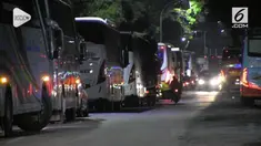 Jalur utama Jakarta – Purwokerto, Kamis malam (25/10) macet total, sehingga terjadi antrean kendaraan mencapai puluhan kilometer. Kondisi makin parah karena sejumlah kendaraan berusaha memutar balik arah.