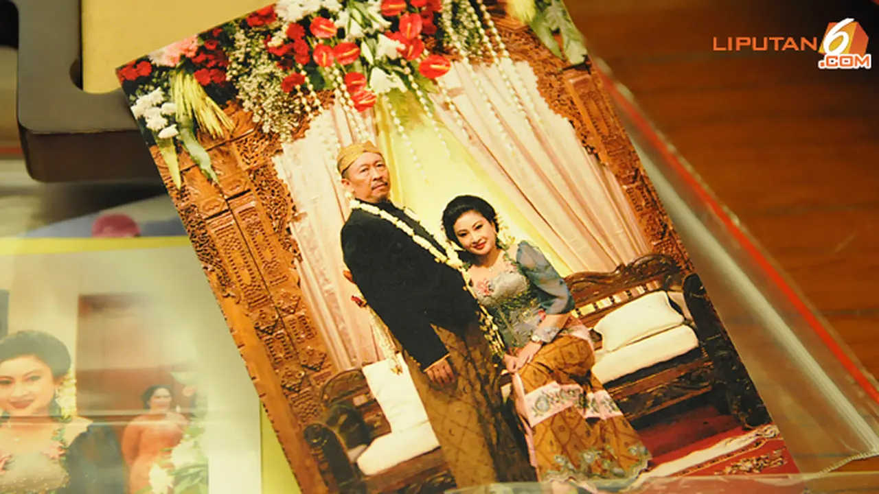foto-gatot-holly-2-131016c.jpg