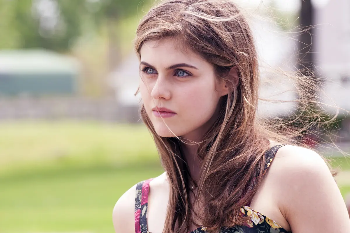 Mengenal Alexandra Daddario