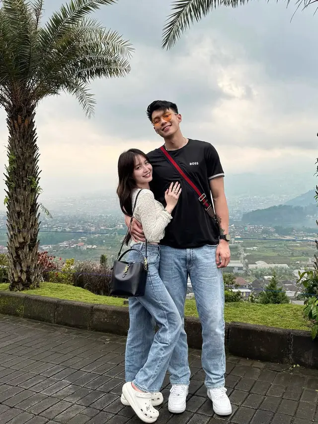 Potret Nita Vior dan Vincent Liburan di Magetan. (instagram/nitavior/vincent_vrk)