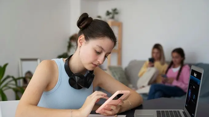 Bangun Kebiasaan Digital Anak Remaja Bersama TikTok dan #SalingJaga (Foto/Sumber: Freepik)