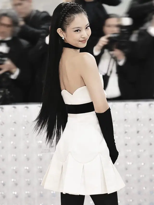 Pesona Jennie Blackpink untuk Pertama Kalinya Hadir di Met Gala