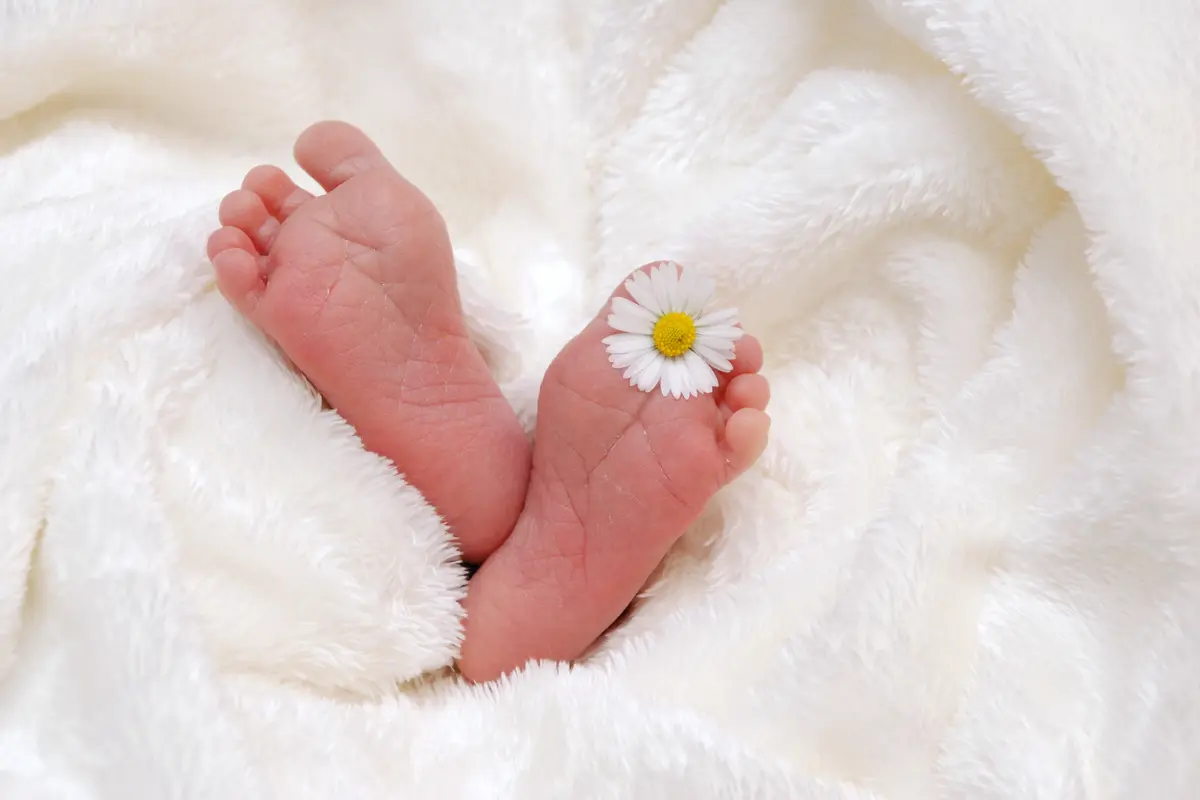 Skrining Tiroid untuk Cegah Gangguan Kesehatan pada Bayi Baru Lahir