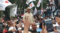 Kampanye Prabowo Subianto dipadati puluhan ribu para pendukungnya di Plasa BKB Palembang (Liputan6.com / Nefri Inge)