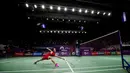 Pebulutangkis Indonesia, Fitriani, saat melawan wakil Hong Kong, Yip Pui Yin, pada laga Asian Games di Istora Senayan, Jakarta, Minggu (19/8/2018). Tim beregu putri Indonesia memastikan kemenangan atas Hong Kong 3-0. (Bola.com/Vitalis Yogi Trisna)