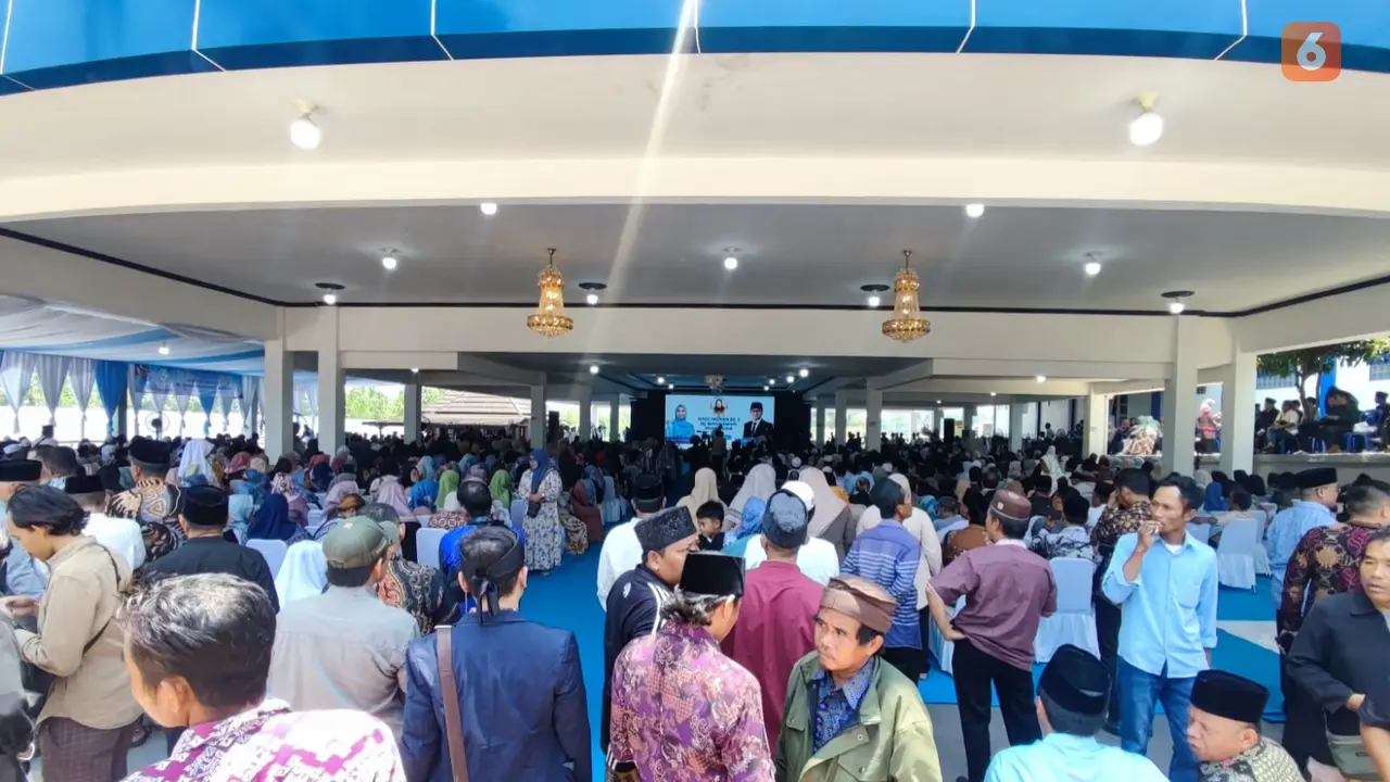 Suasana Haul dan Peringatan Hari Santri di Ponpes Yandri Susanto. (Selasa, 22/20/2024). (Yandhi Deslatama/Liputan6.com).