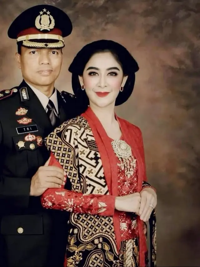 Uut Permatasari dan Suami