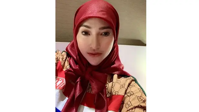 6 Potret Amel Alvi, DJ Cantik yang Mulai Belajar Berhijab