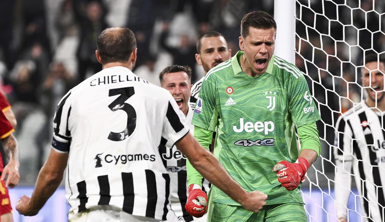 Tim Serigala ibu kota sempat mendapatkan penalti. Namun sayang tembakan Jordan Veretout dari titik 12 pas mampu ditepis Szczesny. (Fabio Ferrari/LaPresse via AP)