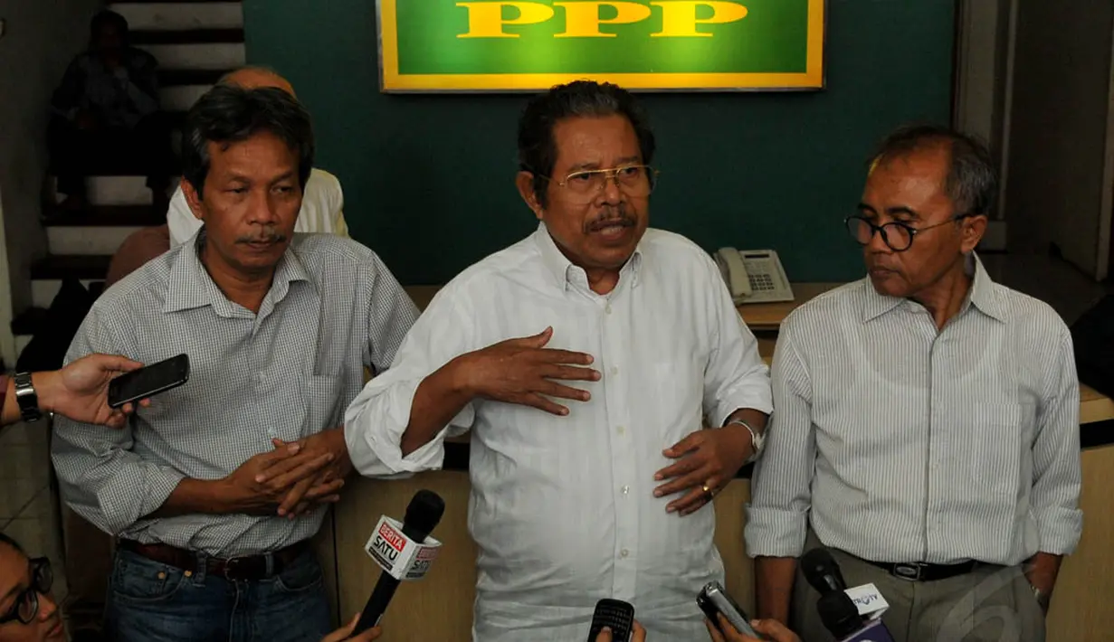 Sejumlah politisi senior ini mendesak untuk segera mengganti Ketua Umum partai melalui muktamar terus digulirkan, Jakarta, Senin (18/8/14). (Liputan6.com/Johan Tallo)