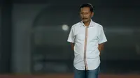 Pelatih kepala Persikabo 1973, Djadjang Nurdjaman dalam laga pekan ke-2 BRI Liga 1 2022/2023 antara Dewa United melawan Persikabo 1973 di Indomilk Arena, Tangerang, Minggu (31/7/2022) malam WIB. (Bola.com/Bagaskara Lazuardi)