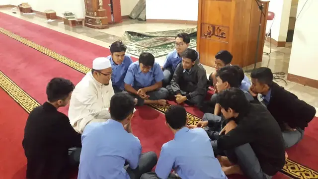 Kegiatan belajar mengajar di Pesantren Hayatan Thayyibah, Kota Sukabumi sebelum pemerintah menetapkan Covid-19 sebagai bencana nasional nonalam. (Istimewa)