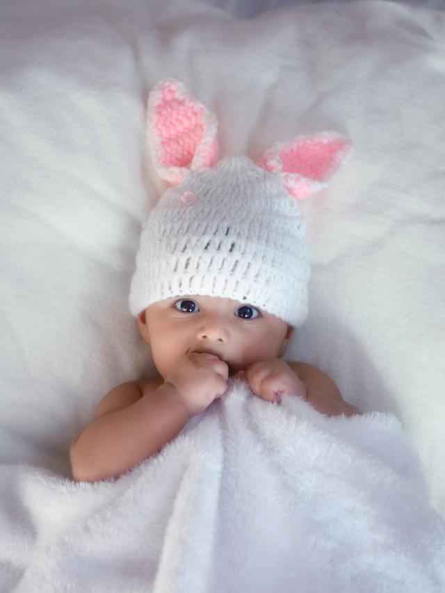 Ilustrasi bayi perempuan