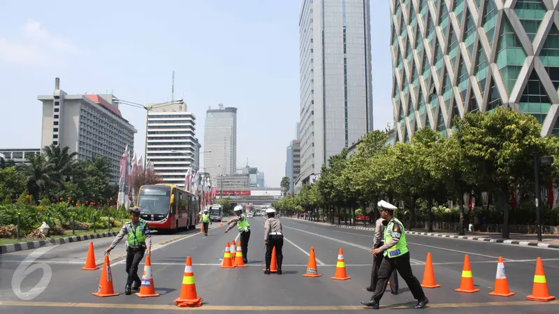 20150901-Ratusan Buruh Mulai Kuasai Kawasan Patung Kuda-Jakarta