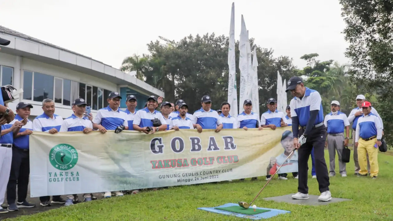 Menpora Pamer Kehabatan Main Golf