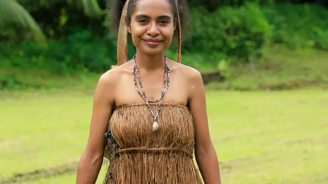 Keunikan Pakaian Adat Papua Barat Ewer