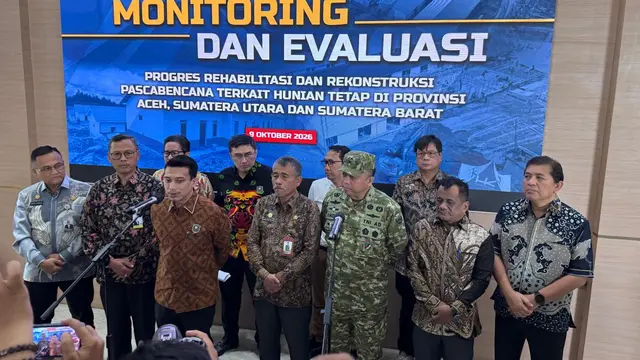 Rapat monitoring dan evaluasi percepatan pembangunan huntap pascabencana 2025 di Sumatera. (Liputan6.com/Reza Efendi)
