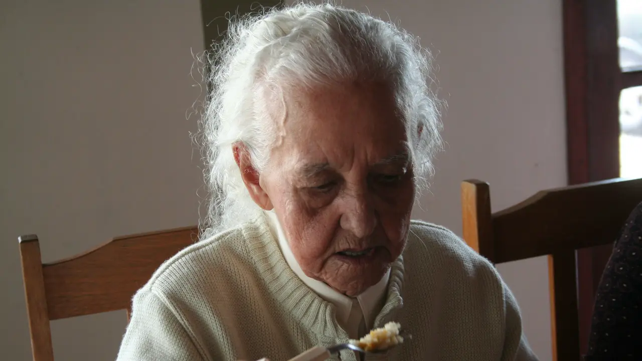 Lansia Makan