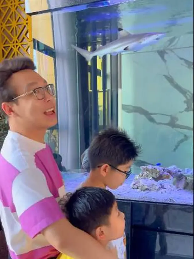 Dikecam Netizen, Ini 6 Potret dr. Richard Lee yang Pelihara Hiu