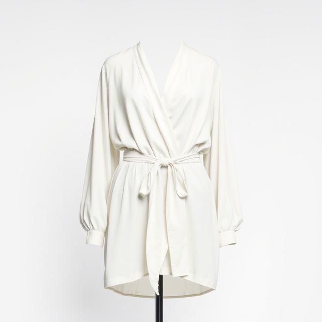 7 Model Tunik Simple Tapi Mewah Terbaru 2025, Cocok untuk Berbagai Acara