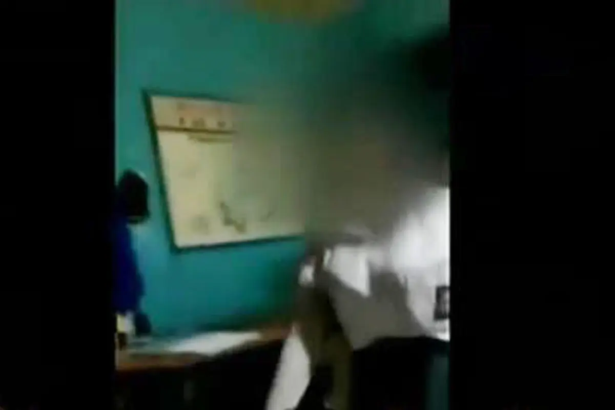 Rakaman Siswi SMK Mabuk Ngamuk