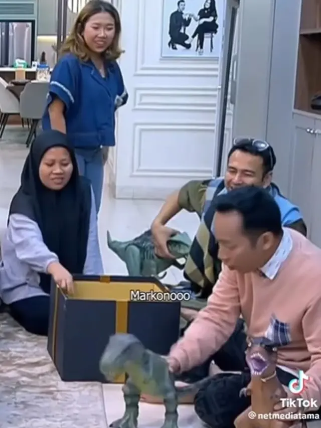 Mainan Dino Rayyanza (Instagram/dennycagur)