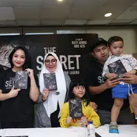 "Aku suka sama cerita dan mitos suster ngesot. Memang dulu beberapa kali difilmkan, 5 tahun lalu. Ini mitos tapi telinga kita begitu familiar sama suster ngesot,” ujar Raffi. (Nurwahyunan/Bintang.com)