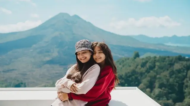 Bak Saudara Kembar, Ini 6 Potret Kompak Lea Ciarachel dan Sang Kakak