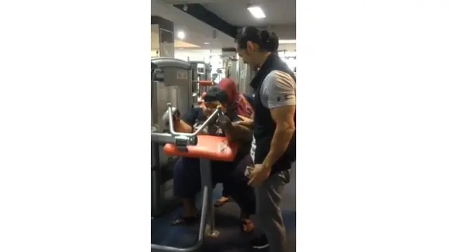 Meski mengalami kesulitan dengan badan gemuknya, Arya memiliki perjuangan dan tekat kuat untuk menurunkan berat badan.