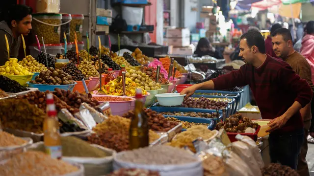 Warga Palestina Mulai Belanja Persiapan Ramadan