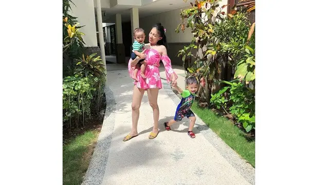 Hamil Anak Ketiga, Ini 7 Potret Kezia Karamoy Eks Cherrybelle dengan Buah Hatinya