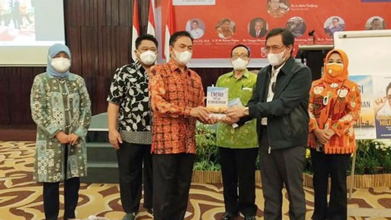 Tokoh-tokoh Nasional Hadiri Peluncuran Buku Kepala BPH Migas