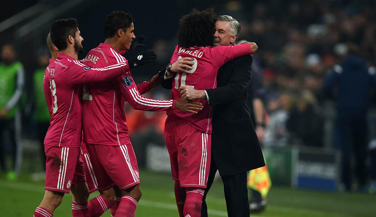 Carlo Ancelotti (Juni 2013-Mei 2015), 74,8%, dalam dua musim pelatih Italia itu berhasil memberikan satu gelar Liga Champions, Piala Dunia Antarklub FIFA, Piala Super Eropa dan Piala Super Spanyol. (AFP/Patrik Stollarz)