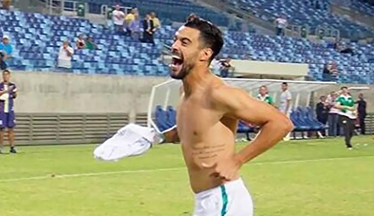 "Kalau melihat video, Alex Willian memiliki naluri mencetak gol yang baik dan operannya juga bagus serta daya jelajahnya tinggi," ujar pelatih Persib, Djadjang Nurdjaman. (Instagram)