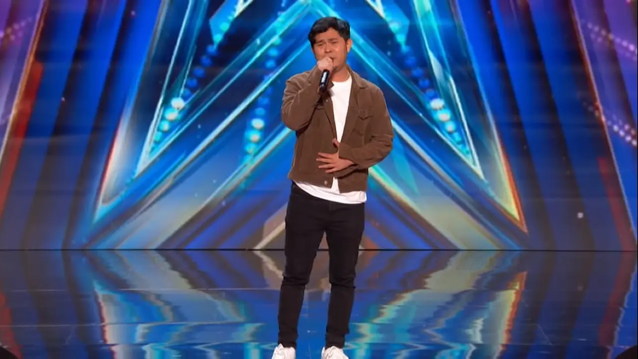 Cakra Khan
